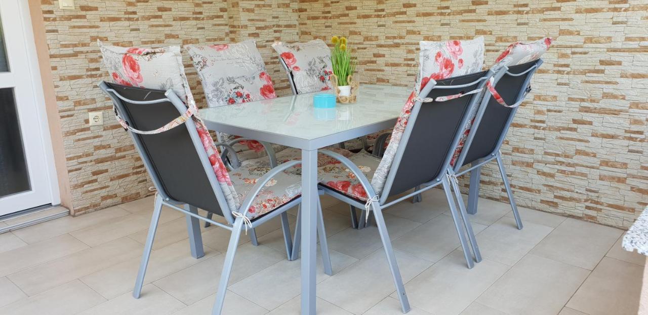 Holiday Home Begonja Привлака Екстер'єр фото
