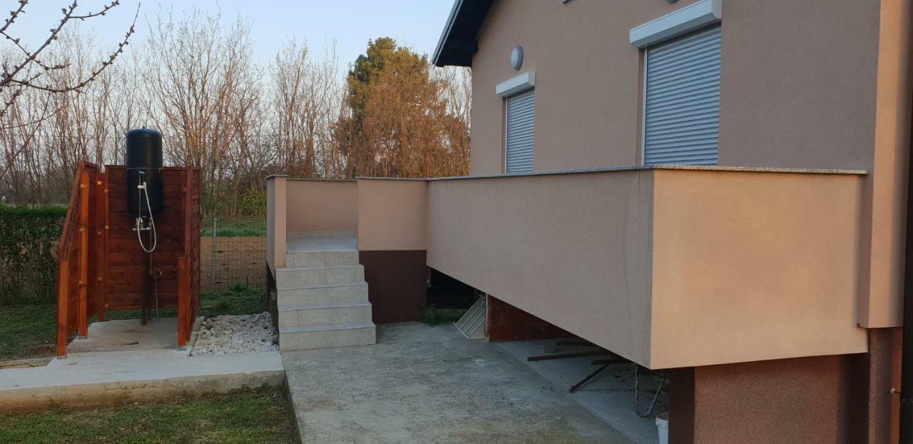 Holiday Home Begonja Привлака Екстер'єр фото